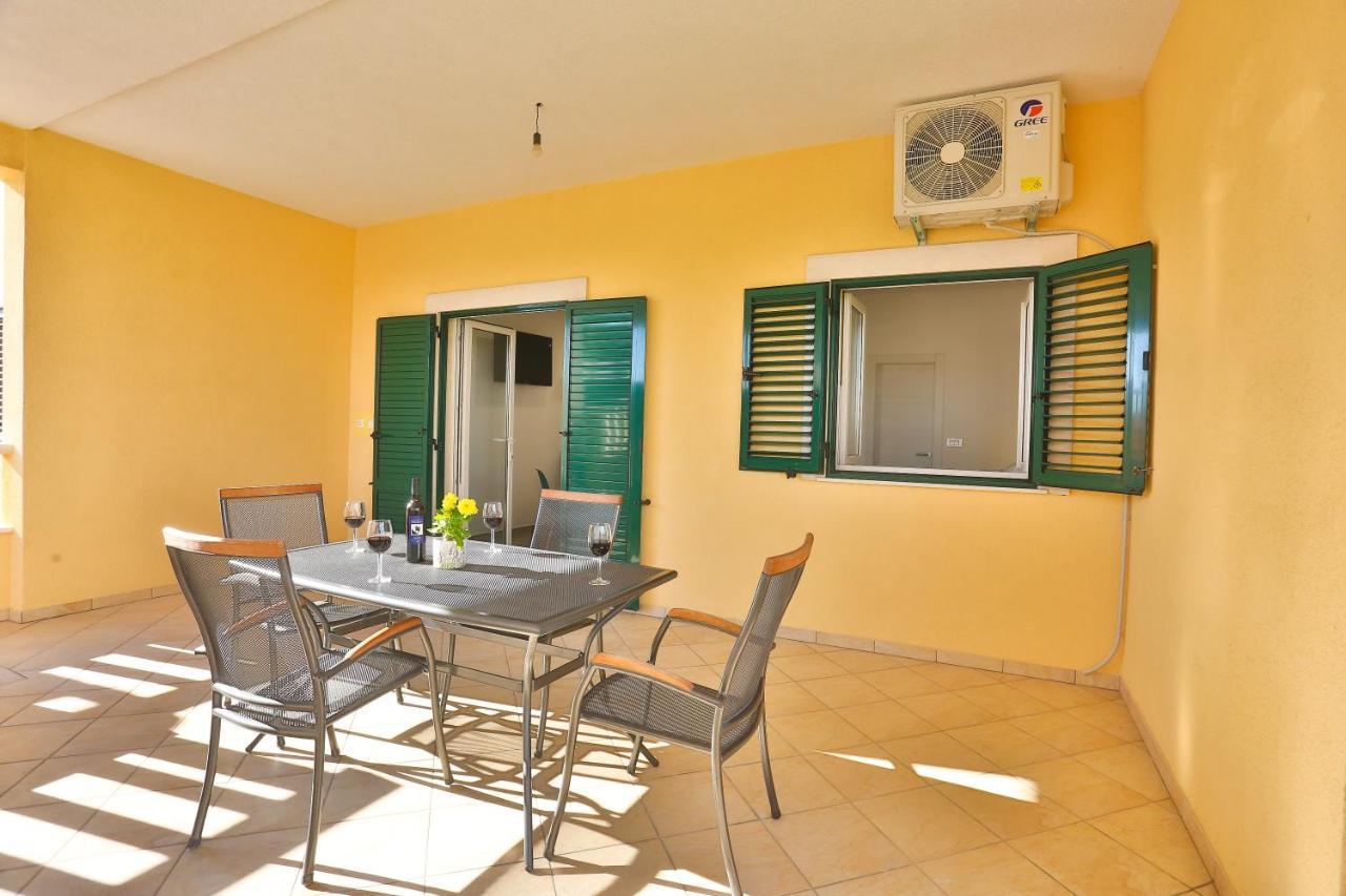 Apartments Maris คาชเตลา ภายนอก รูปภาพ
